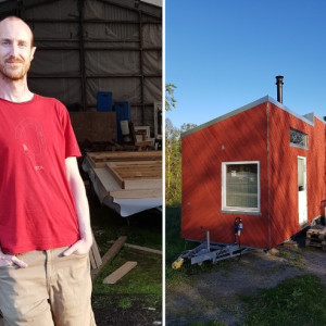 Portrett av forfattar Ola Stedje Hanserud ved sidan av eit raudt mikrohus